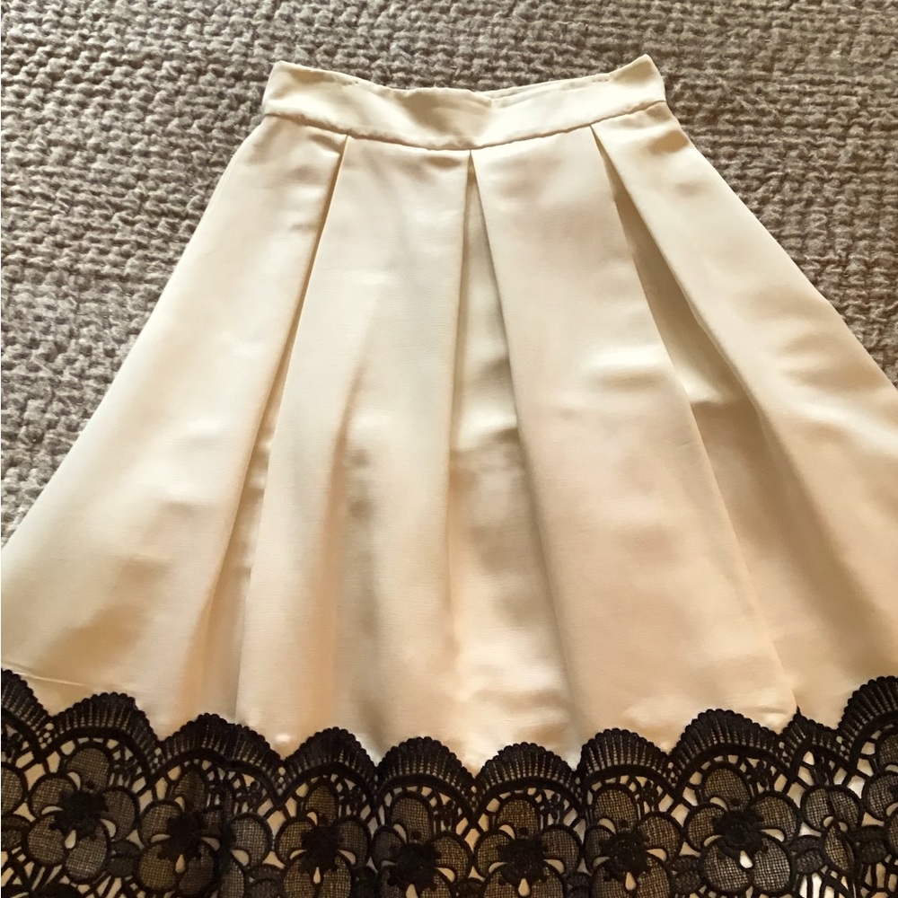 Lace trimmed knee length skirt